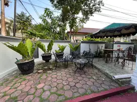 Rumah hoek cempaka putih tengah lokasi strategis
