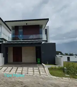 Rumah modern dekat bns  dan jatim park