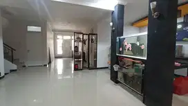 DIJUAL. RUMAH SUDAH RENOVASI TOTAL DI CLUSTER TENGAH KOTA WISATA