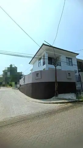 Rumah Mewah Kolam Renang di Setiabudi Regency Bandung Utara Siap Huni