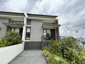 Rumah Modern Dengan View Pegunungan di Sentul City