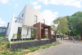 Dijual 2 Lantai Pusat Bsd Sudah SHM Di Golden Park 1 J-17530