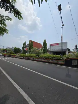Tanah luas cocok untuk usaha atau sekolah di pusat kota Madiun