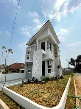 Rumah strategis dekat stasiun dan tol