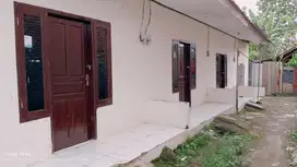 jual kontrakan 4 pintu akses mobil dekat Jalan Raya