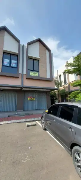 Ruko sudut fedora park Suvarna sutera