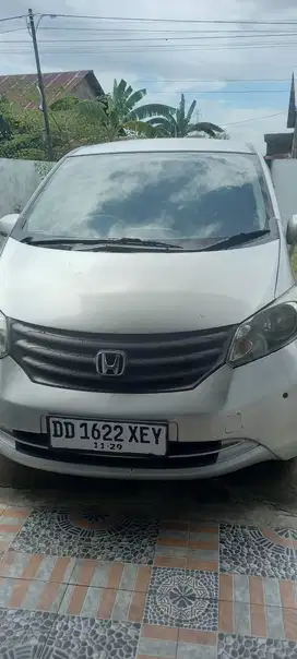 Honda Freed 2009 tipe s metik mulus