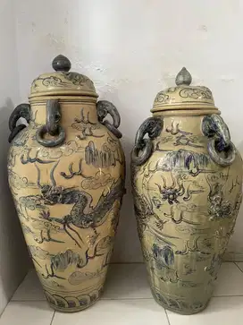 Guci kuno Cina Dragon