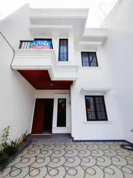 Rumah baru dijual akses 2 mobil dekat Jatiwaringin