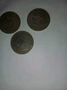 Uang kuno kertas dan koin asli otentik