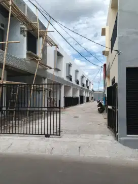 Dijual RUMAH 2 Lantai 120m2 dekat Pintu Tol Bintara Bekasi
