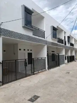 Dijual Rumah 2 Lantai Baru dekat RS Islam Pondok Kopi