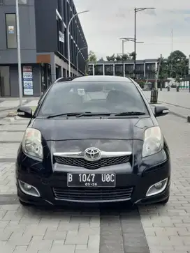 TOYOTA YARIS 1.5 E AT 2011