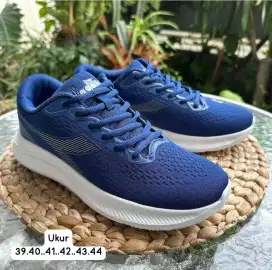 Sepatu diadora navy