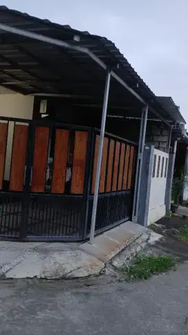 Rumah di jual dekat Unriyo