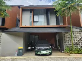 Disewakan rumah 3 lantai dekat pondok cabe
