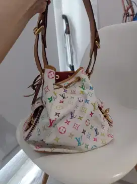 Tas lv bekas preloved