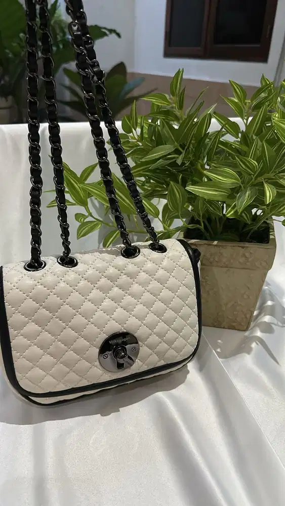 Volkswagen Women's Shoulder Sling Bag / Crossbody Bag (Tas Selempang)