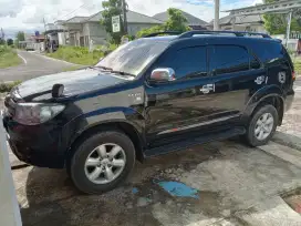 Fortuner 2,7 G Lux 2010 AT
