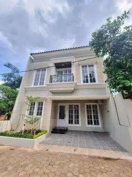 Rumah Mewah Selangkah Ke Tol Brigif Cinere