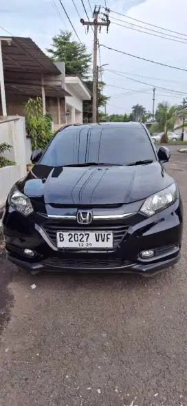 HRV S CVT 1.5 Hitam