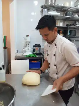 Mencari lowongan senior Baker