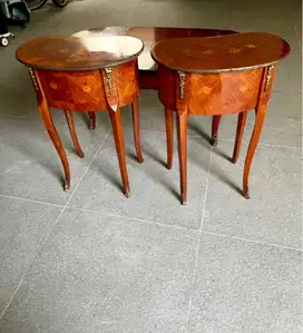 sepasang meja sudut by davinci