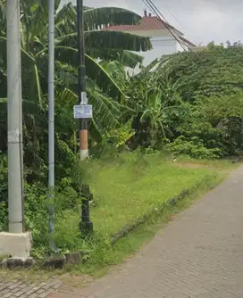 tanah di depan perumahan the gayungsari