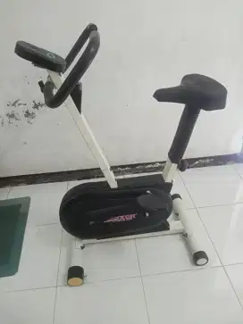 Alat olah raga Sepeda statis