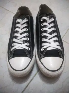 Sepatu sekolah converse