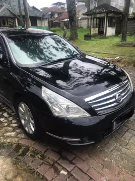 nissan xv 2011 hitam