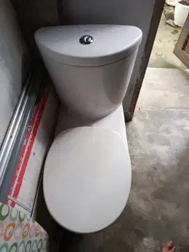 Closet duduk toto