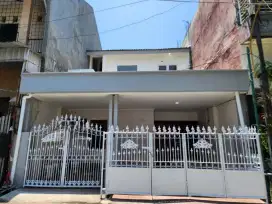 Jual rumah full renovasi Perum Deltasari Indah Waru, Sidoarjo