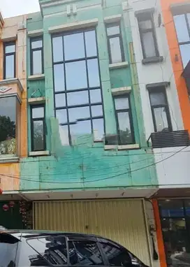 Di Sewa Ruko Terawat Rapi di Boulevard Kelapa Gading , Jakarta Utara