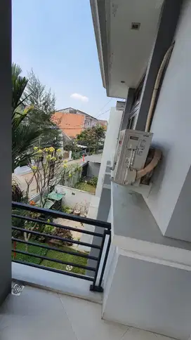 Rumah Mewah Semi Furnish ddi Sayap Riau Bandung Tengah