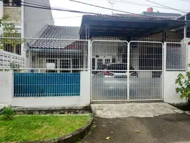 Rumah strategis Dijual Semanan