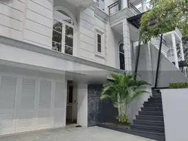 Dijual Rumah mewah Jl. Brawijaya 1, Kebayoran Baru, lokasi strategis.