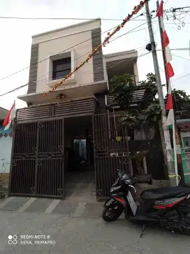 jual rumah 2 lantai bu lokasi strategis permata biru 400 jutaan