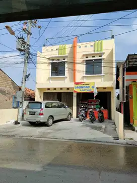 Ruko 2 Gandeng  di  Jalan Raya Tarumajaya