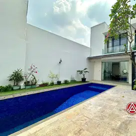 RUMAH MEWAH 3 LANTAI DI TOWN HOUSE EKSKLUSIF