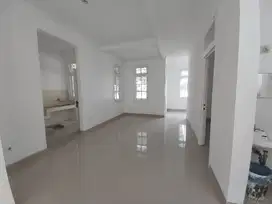 DIJUAL RUMAH SUDAH RENOVASI DI CLUSTER TENGAH KOTA WISATA, DEKAT MAL