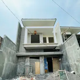 Dijual rumah on Progress 2 lantai full banguan termuran