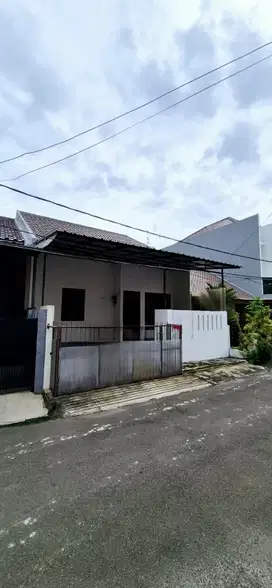 Rumah Taman Aries kembangan Meruya jakbar 120 m2 murah