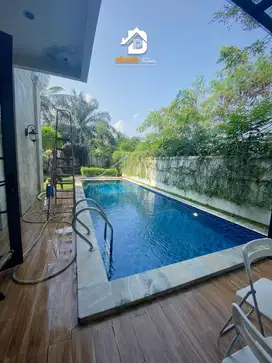 rumah fuly furnished dan private pool di sentul city