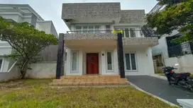 dijual cepat rumah halaman cukup luas di sentul city