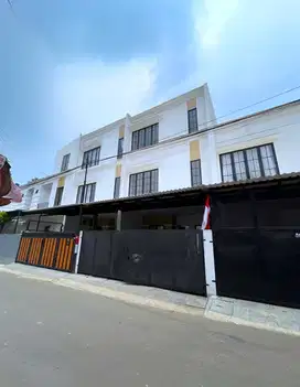 DISEWAKAN RMH BARU SIAP HUNI KAWASAN PEJATEN  PSR.MINGGU  JAK-SEL