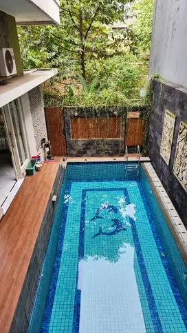 Rumah dengan private pool dekat tol/stasiun rawa buntu di BSD City