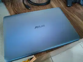 Laptop normal kondisi mulus