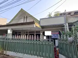 SS3035- Dijual    Rumah Standart 9 x 15 di Cawang Cipinang , Bisa Nego