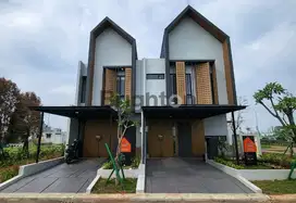 Rumah Mewah Attic 3 Lantai, 5 Mnit dr Mall Aeon, IKEA, 5 Kamar, Balkon